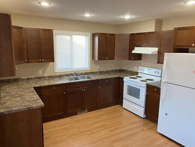 10619-10108 108 Ave in Fairview, AB - Building Photo - Building Photo