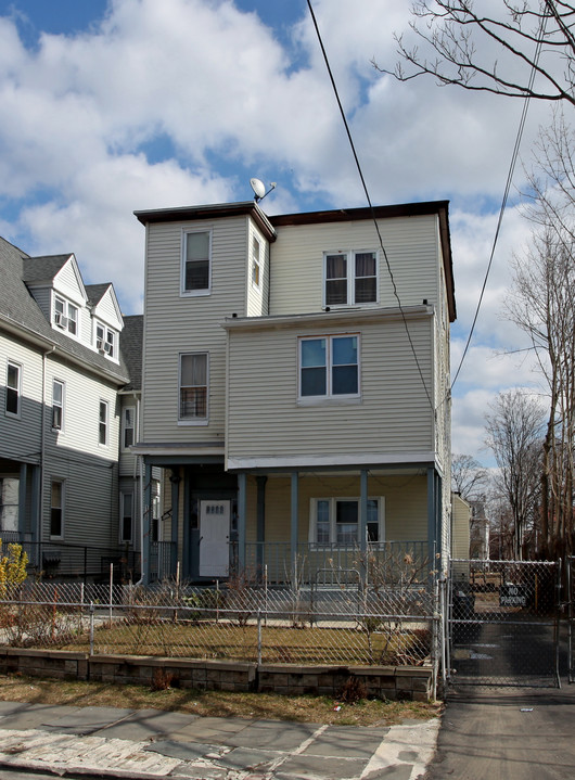 118 Locust Hill Ave in Yonkers, NY - Building Photo