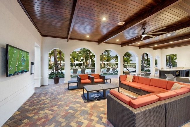VIVA Luxury Apartments in Fort Lauderdale, FL - Foto de edificio - Building Photo