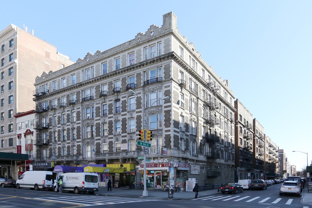 3920 Broadway in New York, NY - Building Photo