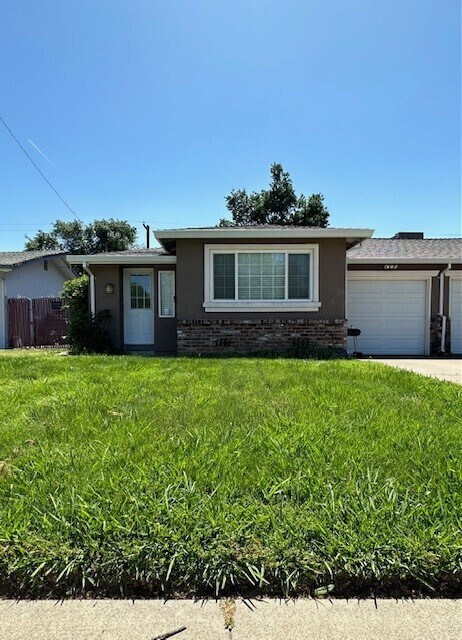 192 Globe Ave in Sacramento, CA - Building Photo