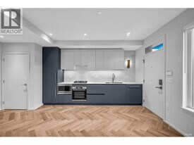 775 W 49th Ave in Vancouver, BC - Building Photo