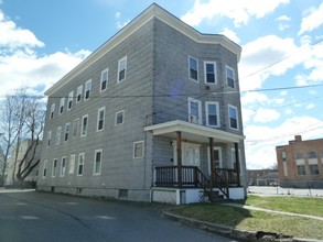 162 3rd St in Leominster, MA - Building Photo - Building Photo