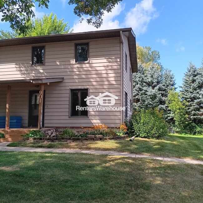 901 3rd St S in Sauk Rapids, MN - Building Photo - Building Photo