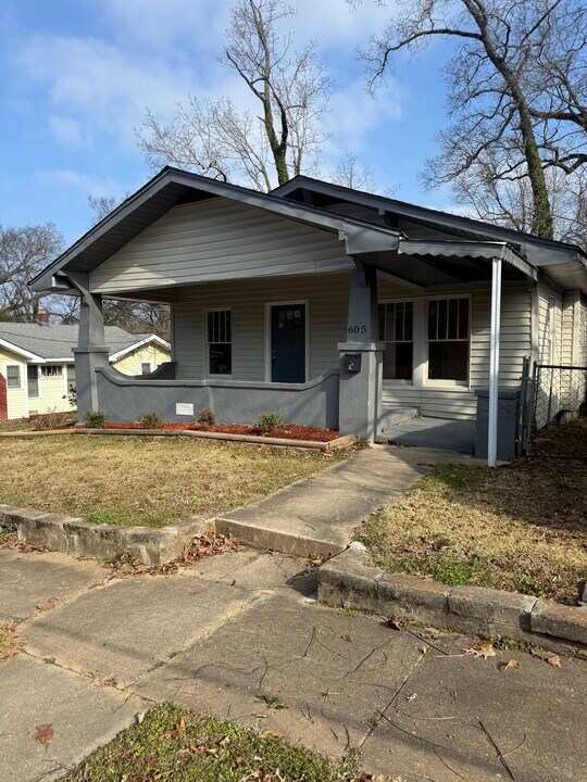 605 80th St S in Birmingham, AL - Foto de edificio