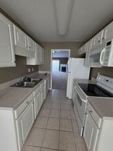 7838 Woodpark Dr in High Point, NC - Building Photo - Building Photo