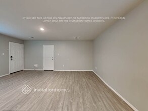 8126 Serro Medina in San Antonio, TX - Foto de edificio - Building Photo