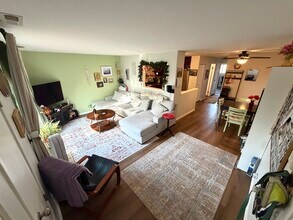 2234 Abbeywood Dr, Unit Apt C in Lisle, IL - Foto de edificio - Building Photo