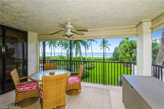 10525 Gulf Shore Dr in Naples, FL - Building Photo - Building Photo