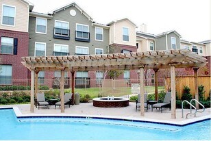 Evergreen at Lewisville Senior Living in Lewisville, TX - Building Photo
