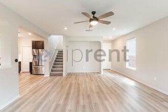 6420 Carriage Pines Dr in Austin, TX - Foto de edificio - Building Photo