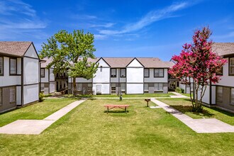 The Parker in Stephenville, TX - Building Photo - Building Photo