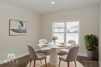 221 Pine Is Ave, Unit 2 in Toney, AL - Foto de edificio - Building Photo