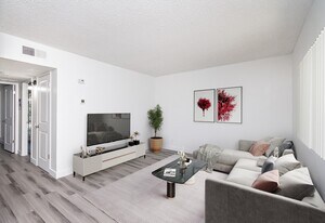 Courtyard Apartments in Carmichael, CA - Building Photo