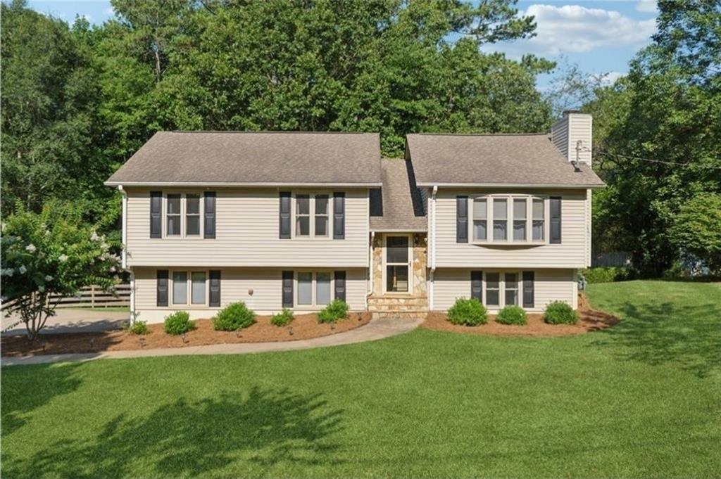 102 Hunters Mill Rd in Woodstock, GA - Building Photo