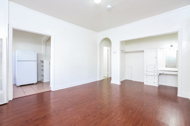 property at 21 Westminster Ave