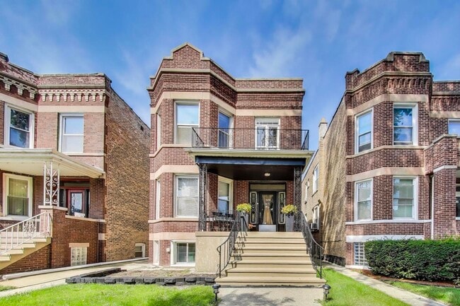 property at 1928 S Harvey Ave