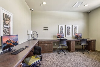 Copper Peak Apartments in Longmont, CO - Building Photo - Building Photo