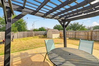 1308 Roanoke Ct in College Station, TX - Building Photo - Building Photo