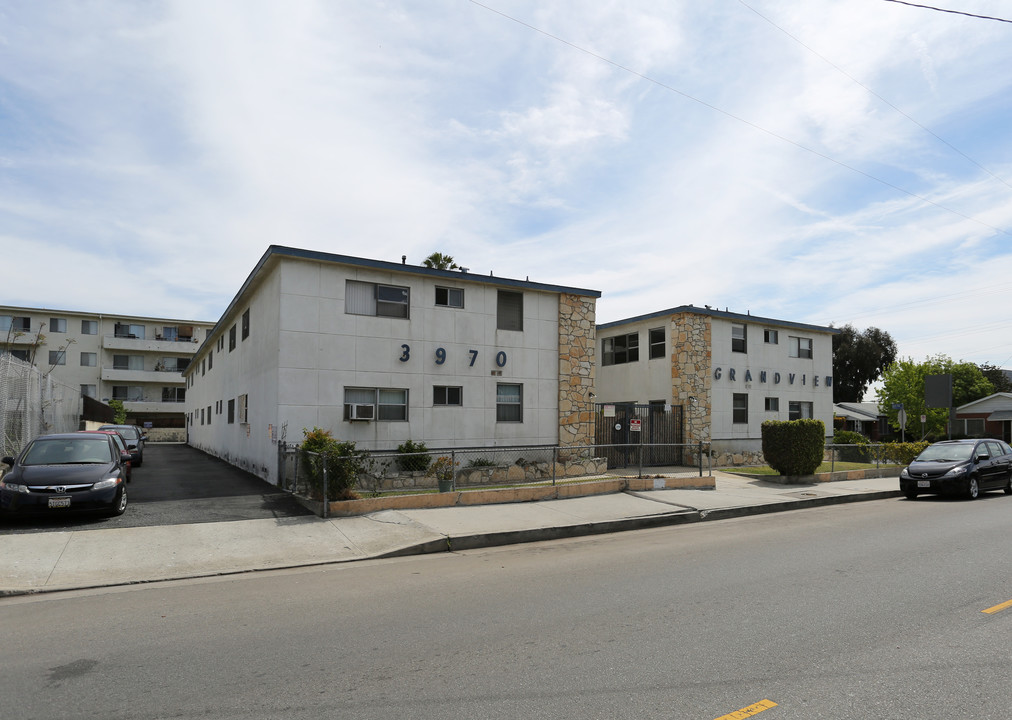 Grand View Apartments in Los Angeles, CA - Building Photo