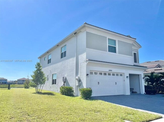 14982 RedCove Pl in Westlake, FL - Building Photo - Building Photo