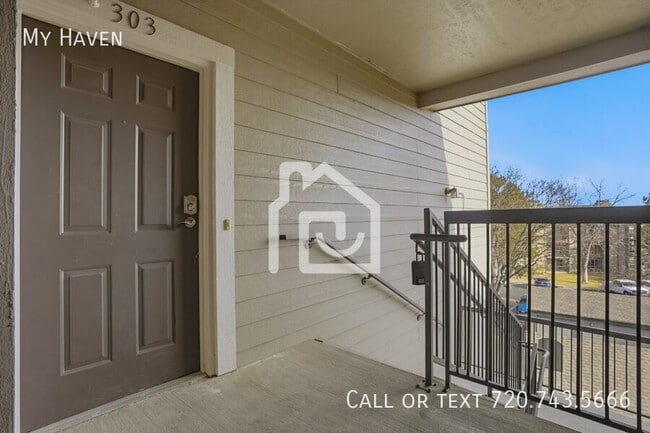 2575 S Syracuse Way in Denver, CO - Building Photo - Building Photo