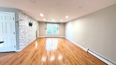 28 Walcott Green in South Windsor, CT - Building Photo - Building Photo