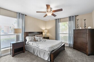 Winchester Place in Houston, TX - Building Photo - Interior Photo