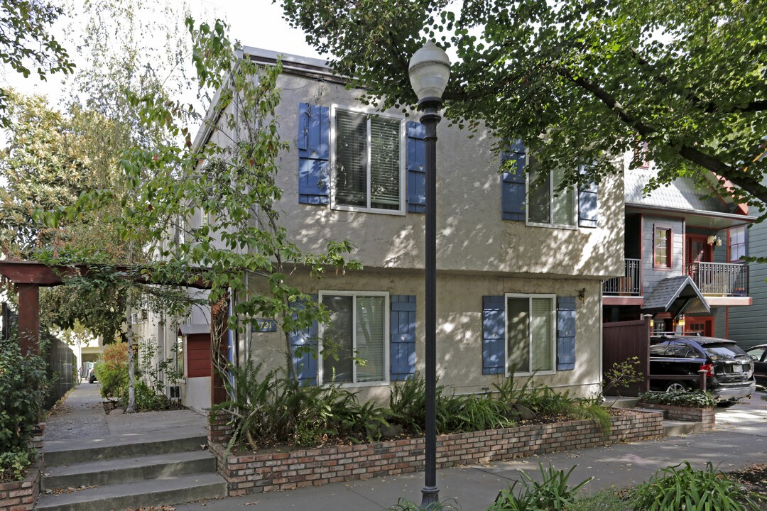 1721 Q St in Sacramento, CA - Building Photo