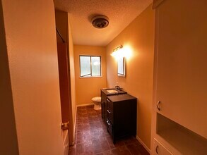 619 Elm St in New Llano, LA - Foto de edificio - Building Photo