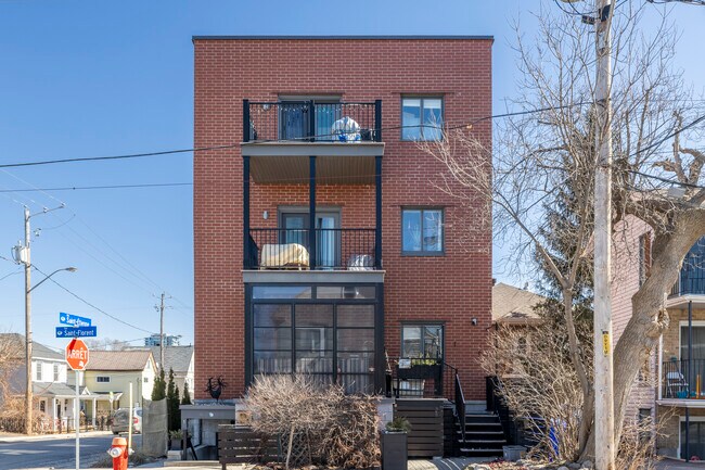 26 Saint-Florent St in Gatineau, QC - Building Photo - Building Photo