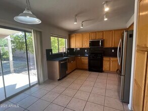 1171 W Goldfinch Way in Chandler, AZ - Building Photo - Building Photo