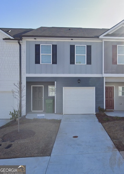 property at 3504 Lakeview Crk