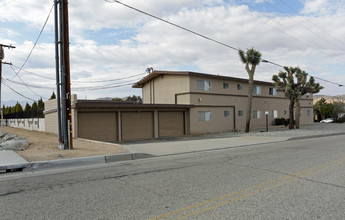 Gary Apartments in Yucca Valley, CA - Building Photo - Building Photo