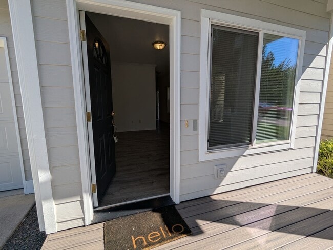 20816 Comet Ln in Bend, OR - Building Photo - Building Photo