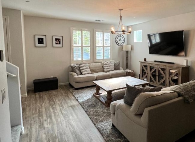 5483 Westhampton Way in Sacramento, CA - Building Photo - Building Photo