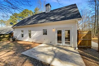 6700 N Charlotte St in Kansas City, MO - Building Photo - Building Photo