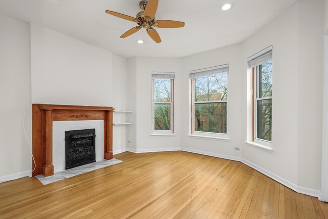 908 W Grace St in Chicago, IL - Building Photo - Building Photo