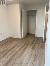 395 Square One Dr in Mississauga, ON - Building Photo - Building Photo