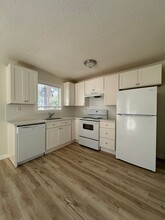 17782 E Burnside St in Portland, OR - Building Photo - Building Photo