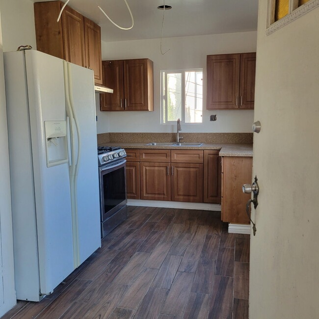 731 E Providencia Ave, Unit A in Burbank, CA - Building Photo - Building Photo