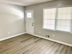 304 Rogers St in Mcdonough, GA - Building Photo - Interior Photo