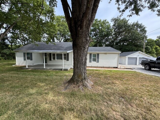 property at 1262 W Old Plank Rd