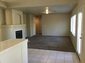 818 Sandhill Sage St in Henderson, NV - Building Photo - Building Photo