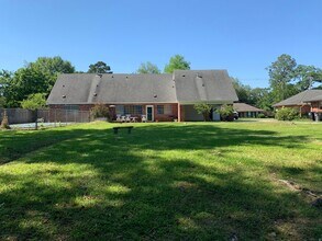 866 W Lakeview Dr in Baton Rouge, LA - Building Photo - Building Photo