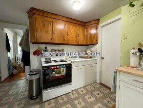 99 Jackson Rd, Unit 1 in Newton, MA - Building Photo - Building Photo