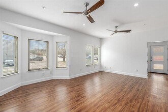 201 E 35th St in Austin, TX - Building Photo - Building Photo