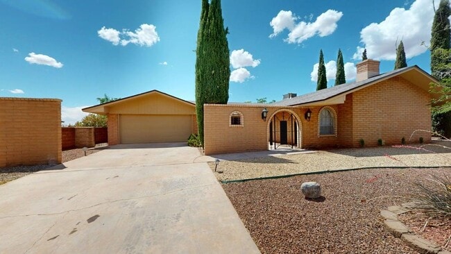403 Sunnyside Ave in Alamogordo, NM - Building Photo - Building Photo