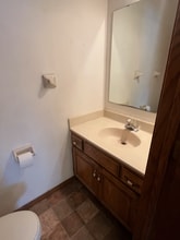 11252 Robinson Dr in Coon Rapids, MN - Building Photo - Building Photo