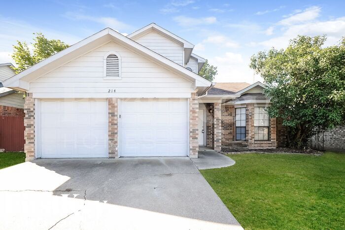 214 Cutting Horse Ln in Keller, TX - Building Photo